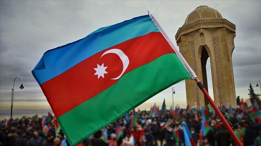 آذربایجان، فرانسایا اعتراض یازیسی وئردی