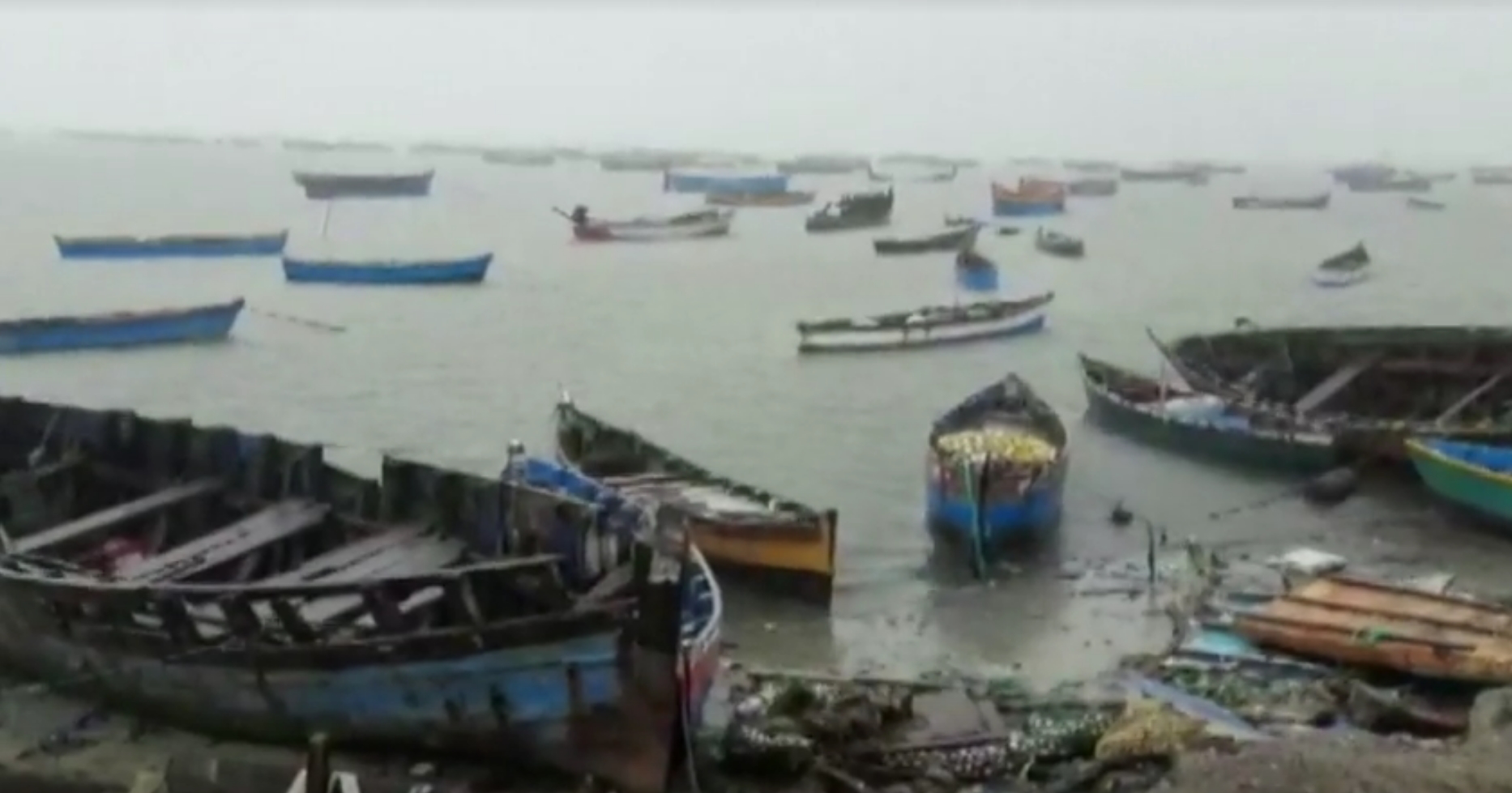 一艘渔船在孟加拉湾倾覆：20人失踪