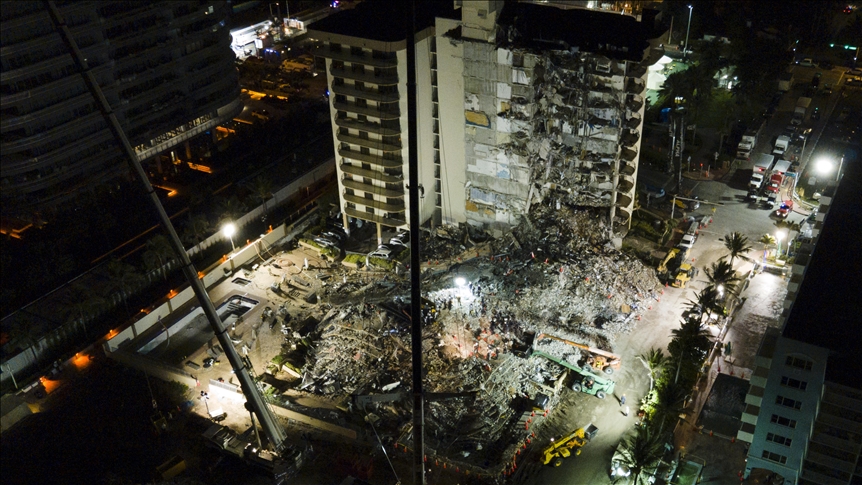 El derrumbe de un edificio en Miami-Dade deja hasta el momento 11 muertos y más de 150 desaparecidos