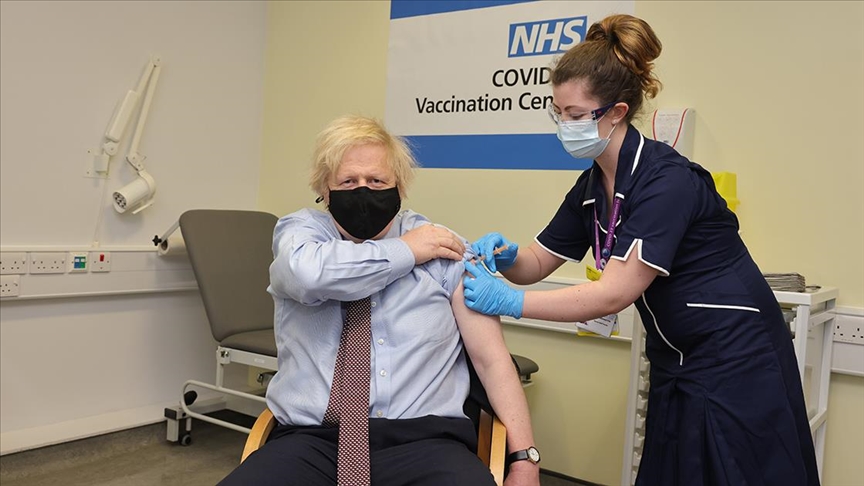 Борис Жонсон  Oxford-AstraZeneca вакцинасын алды