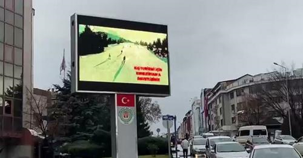 Кыргызстандын кышкы туризми Анкаранын көчөлөрүндөгү билборддордо...