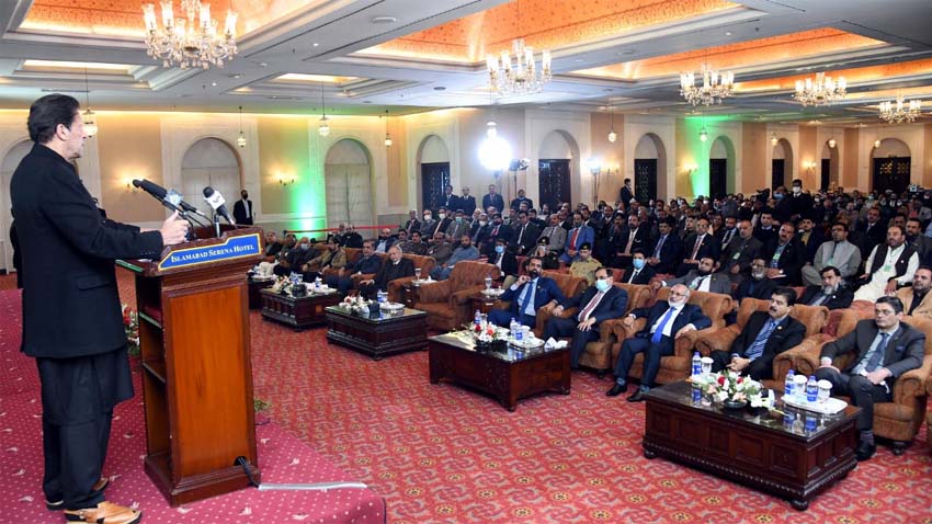 ملکی معیشت مستحکم ہے اور حکومت کی پالیسیوں کی بدولت خوشحالی کی جانب گامزن ہے: وزیراعظم عمران خان
