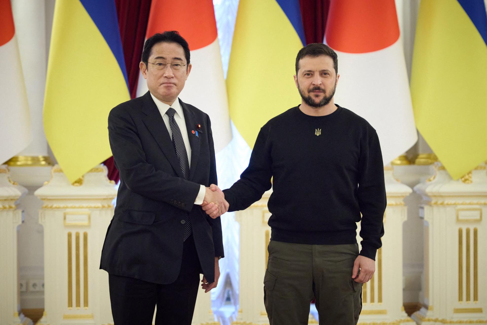 Volodymyr Zelensky incontra Kishida Fumio a Kiev