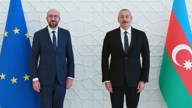 Aliyev takohet me Presidentin e Këshillit të Bashkimit Evropian, Charles Michel