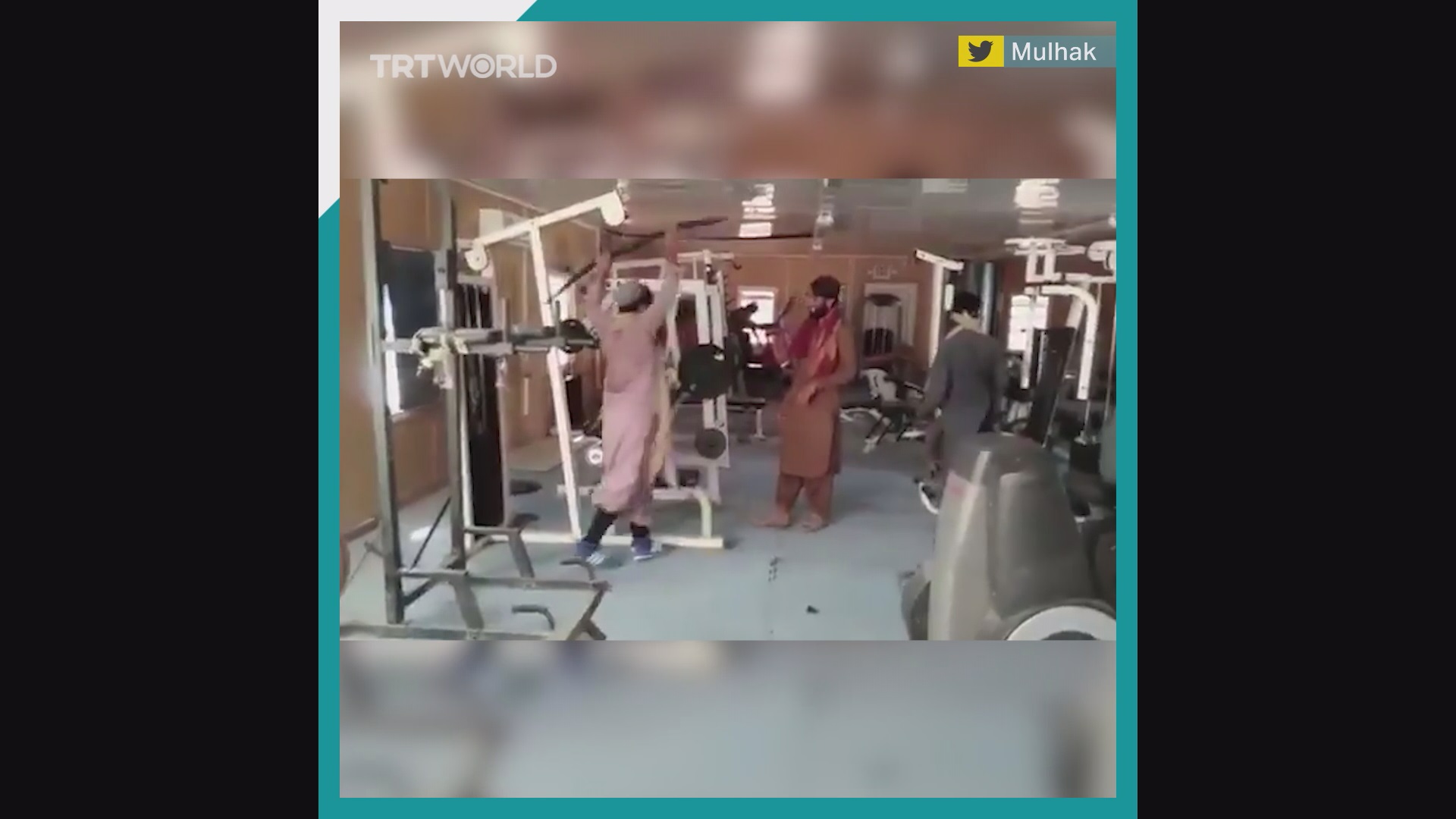 ورزش کردن اعضای طالبان در یک سالن ورزشی متروکه