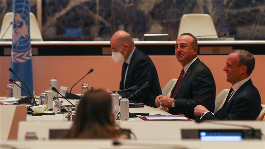 Чавушоглу коментира петстранната среща за Кипър