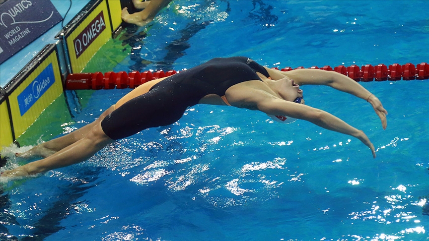 La nadadora nacional Ekaterina Avramova rompe récord de Turquía
