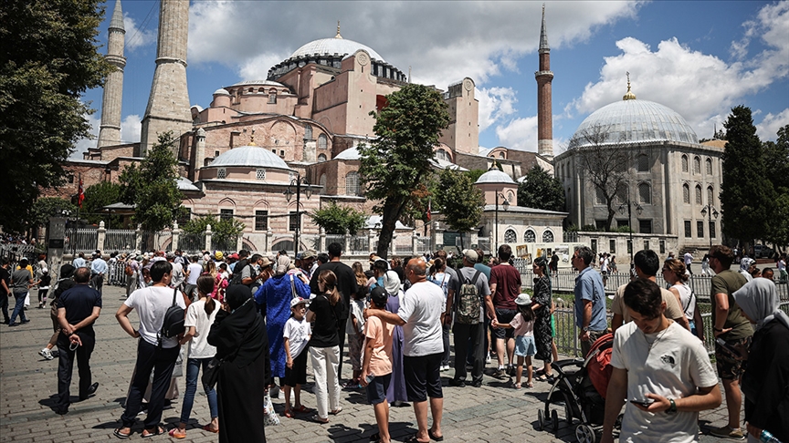İstanbulğa üktäbrdä kilgän turist sanı artqan