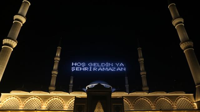تورکیه ده ایرته گه مبارک رمضان آیی باشله یدی