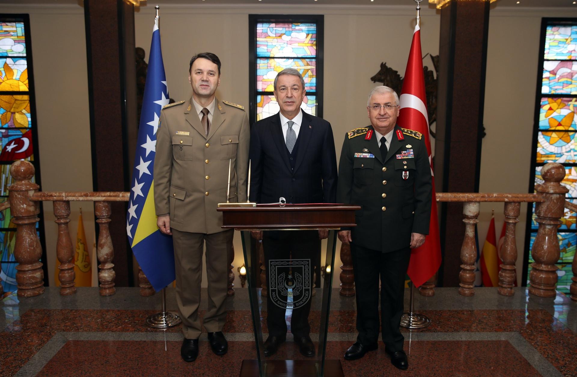 Turski ministar odbrane Akar primio načelnika Zajedničkog štaba OSBiH Mašovića
