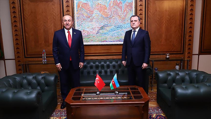 Cavusoglu et Bayramov discutent des derniers développements au Kazakhstan