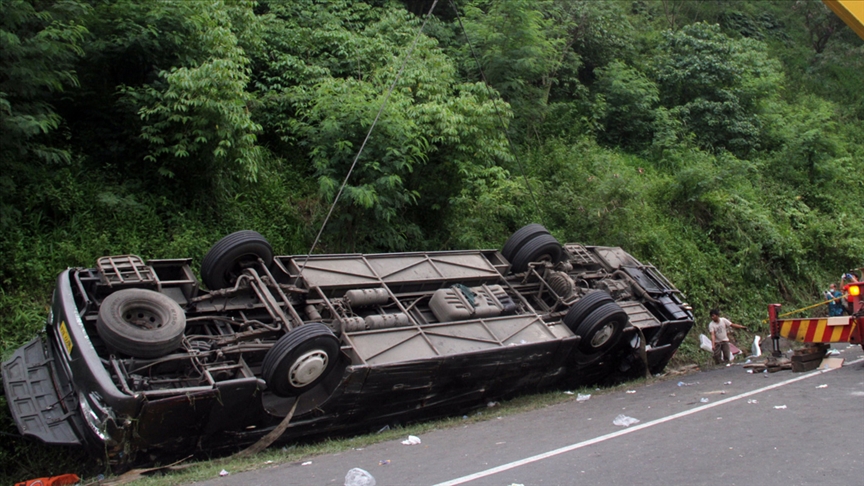 Teška saobraćajna nesreća; Poginulo 14 osoba