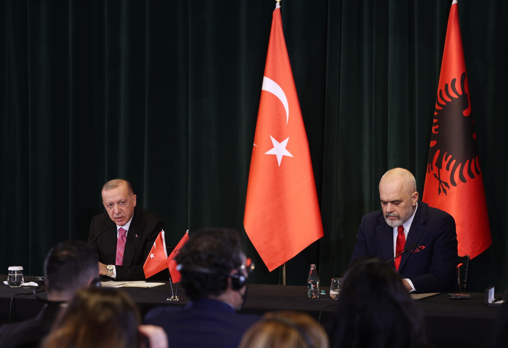 Ердоган: Турција ќе продолжи да биде една од земјите гарантори на мирот и спокојството на Балканот