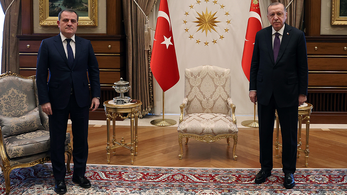Ердоган прие външния министър на Азербайджан Джейхун Байрамов...