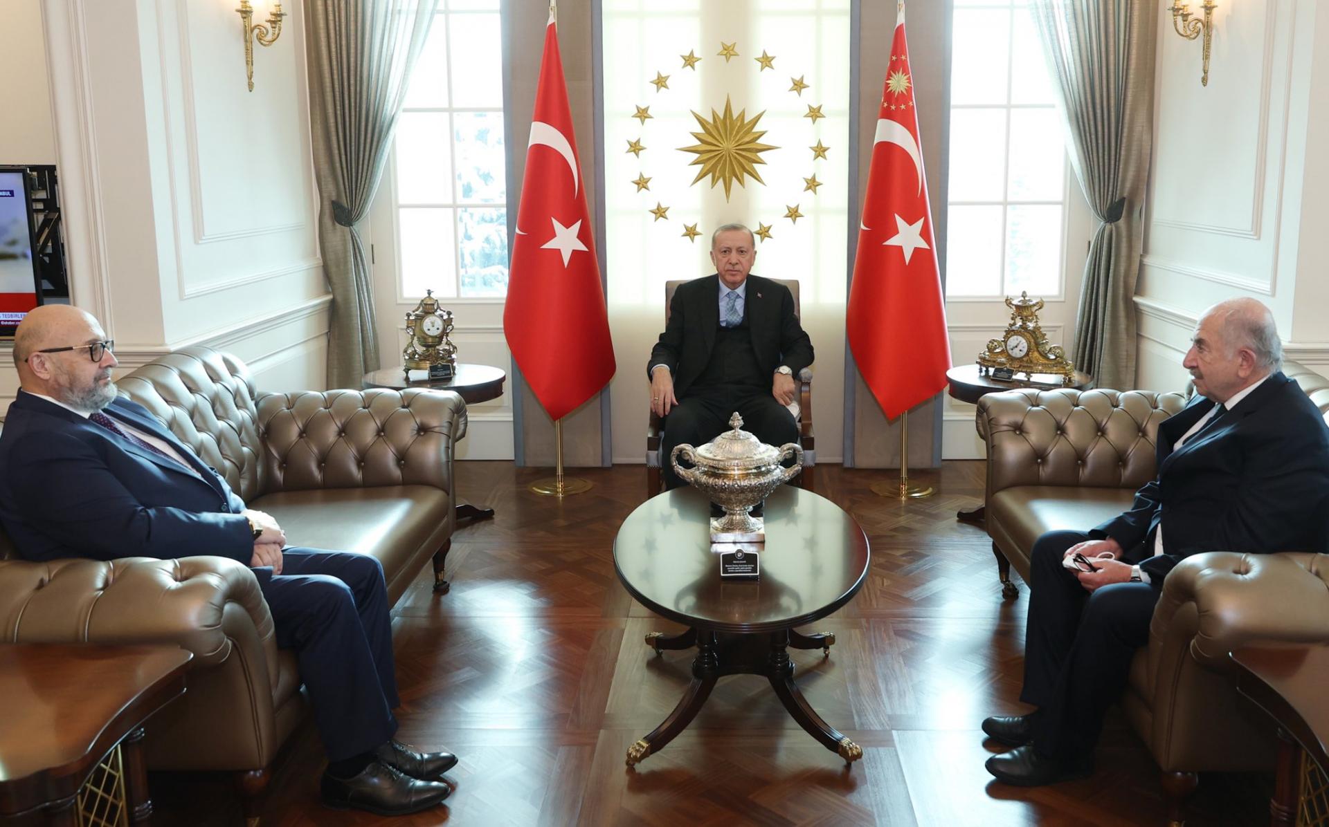 دیدار اردوغان با رئیس اوقاف ارمنی تورکیه