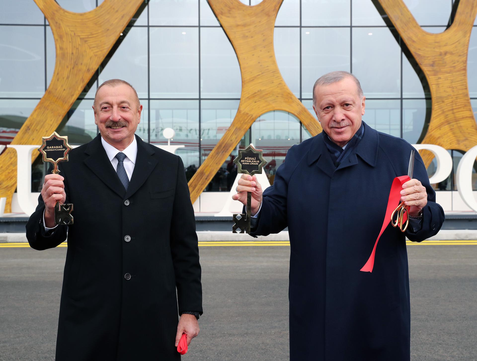 Presidenti Erdogan në Azerbajxhan, përuron Aeroportin Ndërkombëtar “Fuzuli” me homologun Aliyev