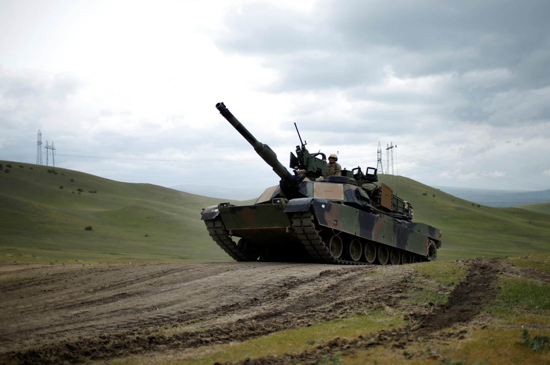 ΗΠΑ: Θα προμηθεύσουμε άρματα μάχης M1 Abrams στην Ουκρανία