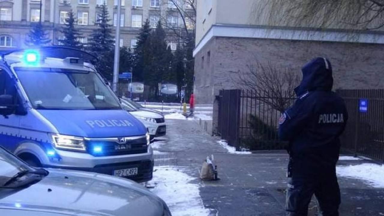 Türkiyənin Polşadakı Səfirliyinə “molotov kokteyli” atılıb