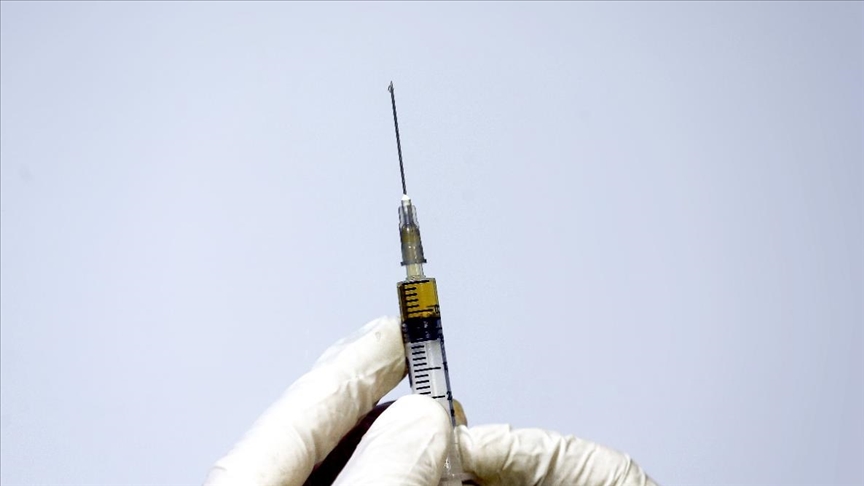 Una sola dosis de la vacuna Pfizer y Astrazeneca reducen el riesgo de transmisión doméstica