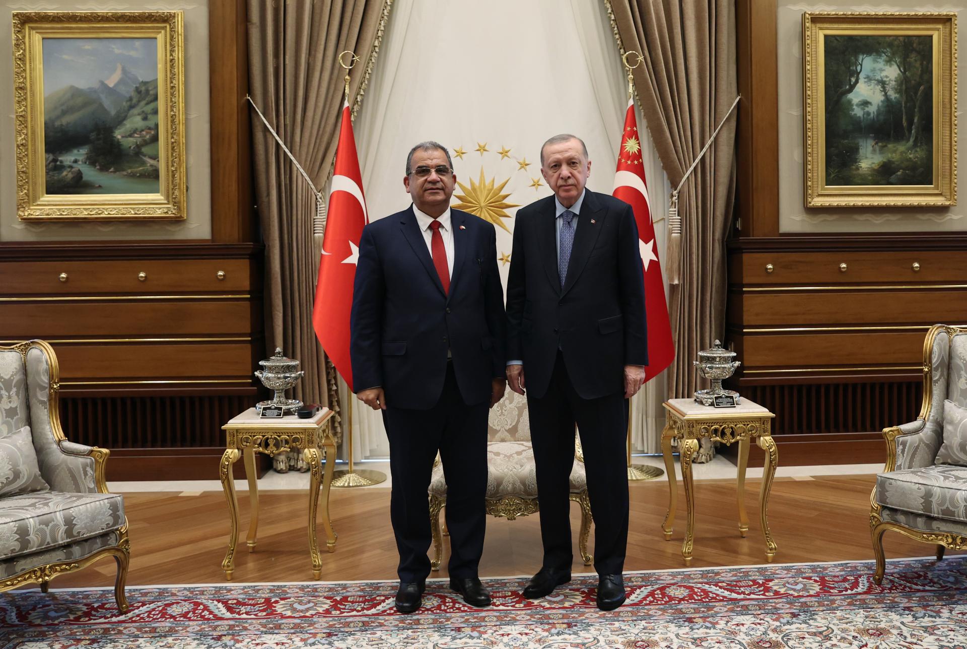 Претседателот Ердоган го прими премиерот на Турската Република Северен Кипар (ТРСК) Фаиз Суџуоглу