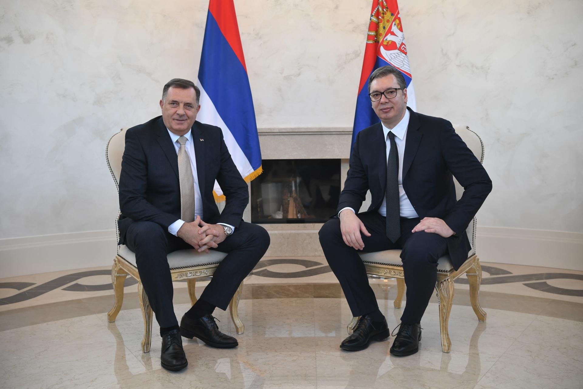 Vučić zamolio Dodika i sve u RS-a da učestvuju u radu institucija u BiH