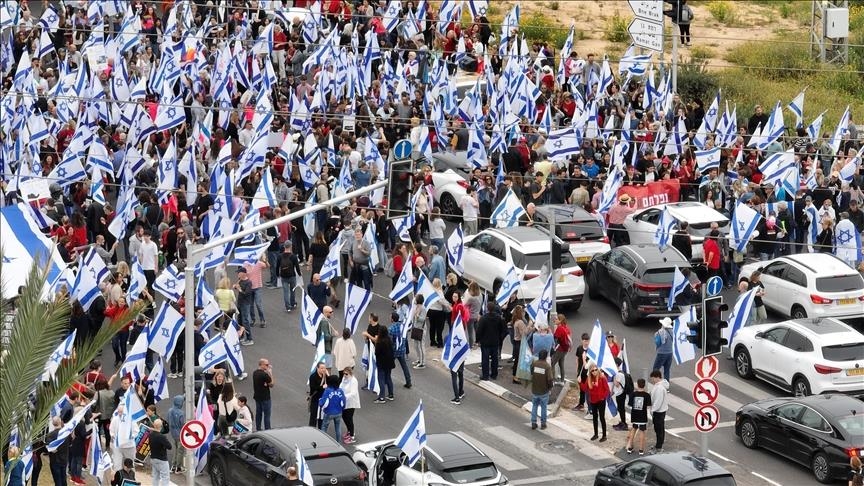 在以色列组织示威游行的34个团体认为总理“不诚恳”