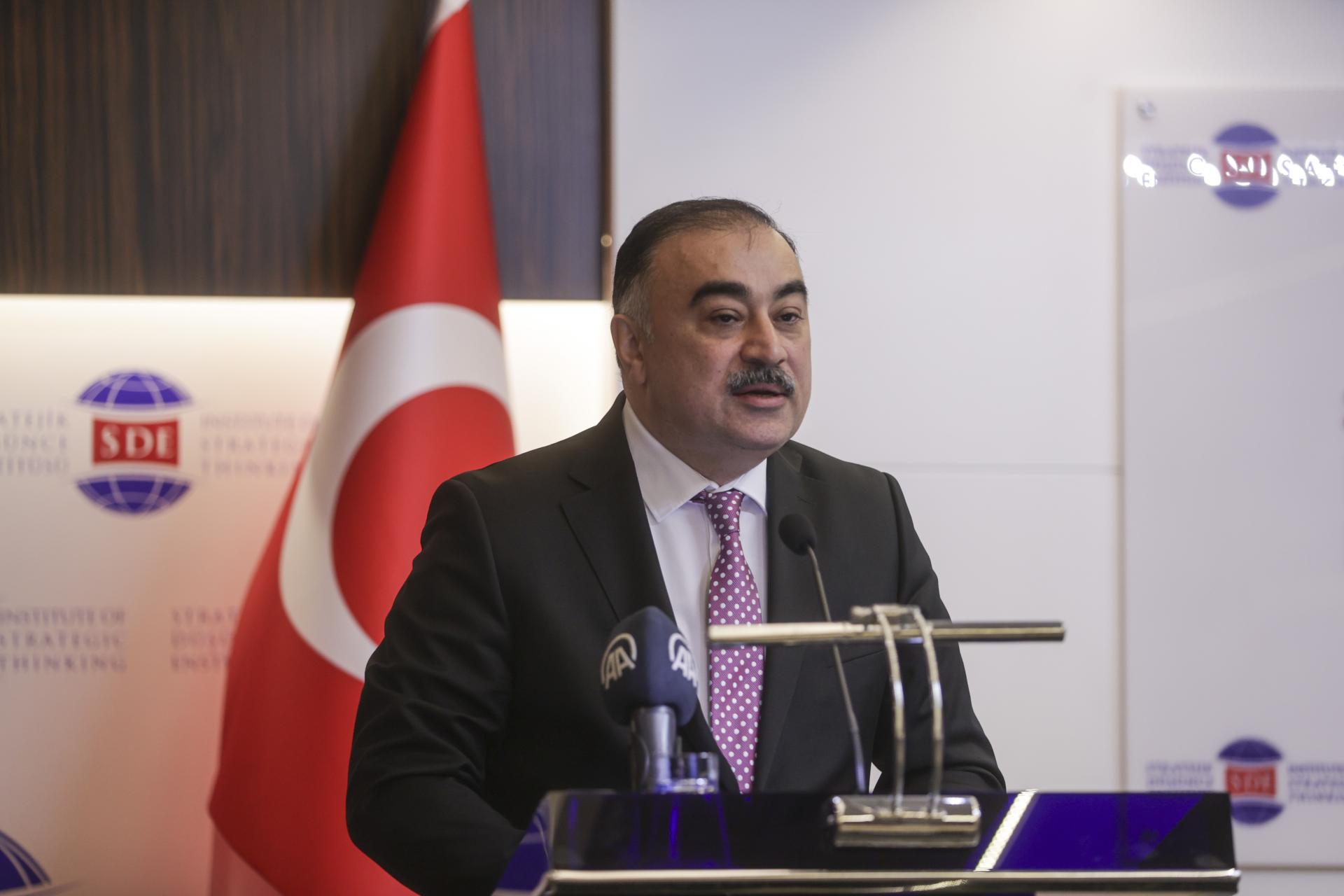 Embajador azerbaiyano: "El apoyo de Turquía es importante en la implementación de los proyectos"