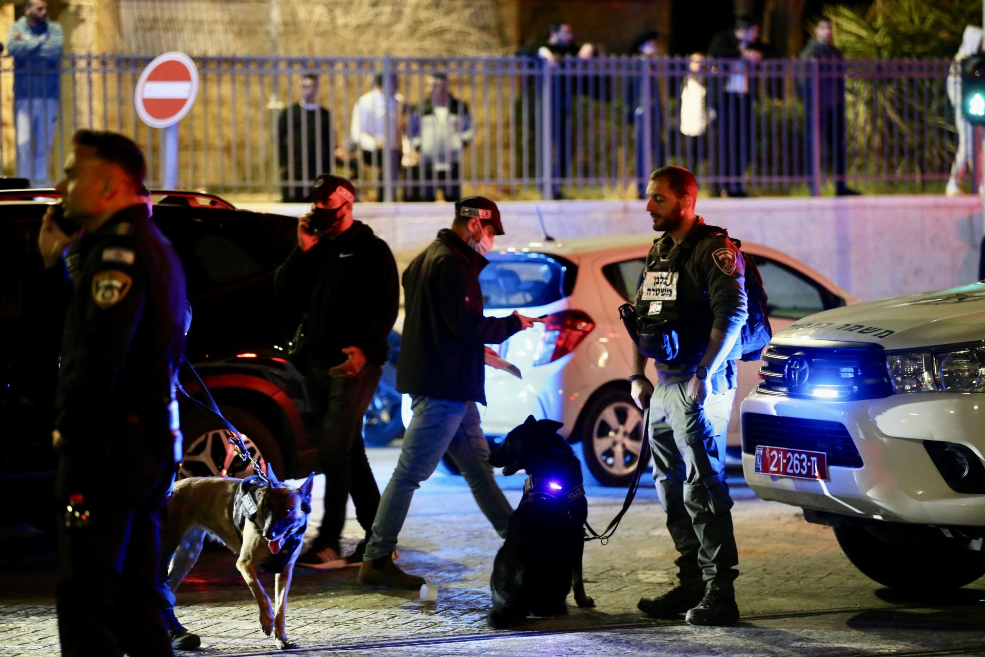 Un agresor entró en una sinagoga y mató a 7 personas en Neve Yakov en Jerusalén Este