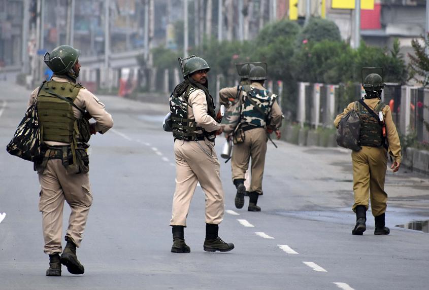 بھارتی قوتوں نے شہریوں پر گولی چلادی،13 افراد ہلاک