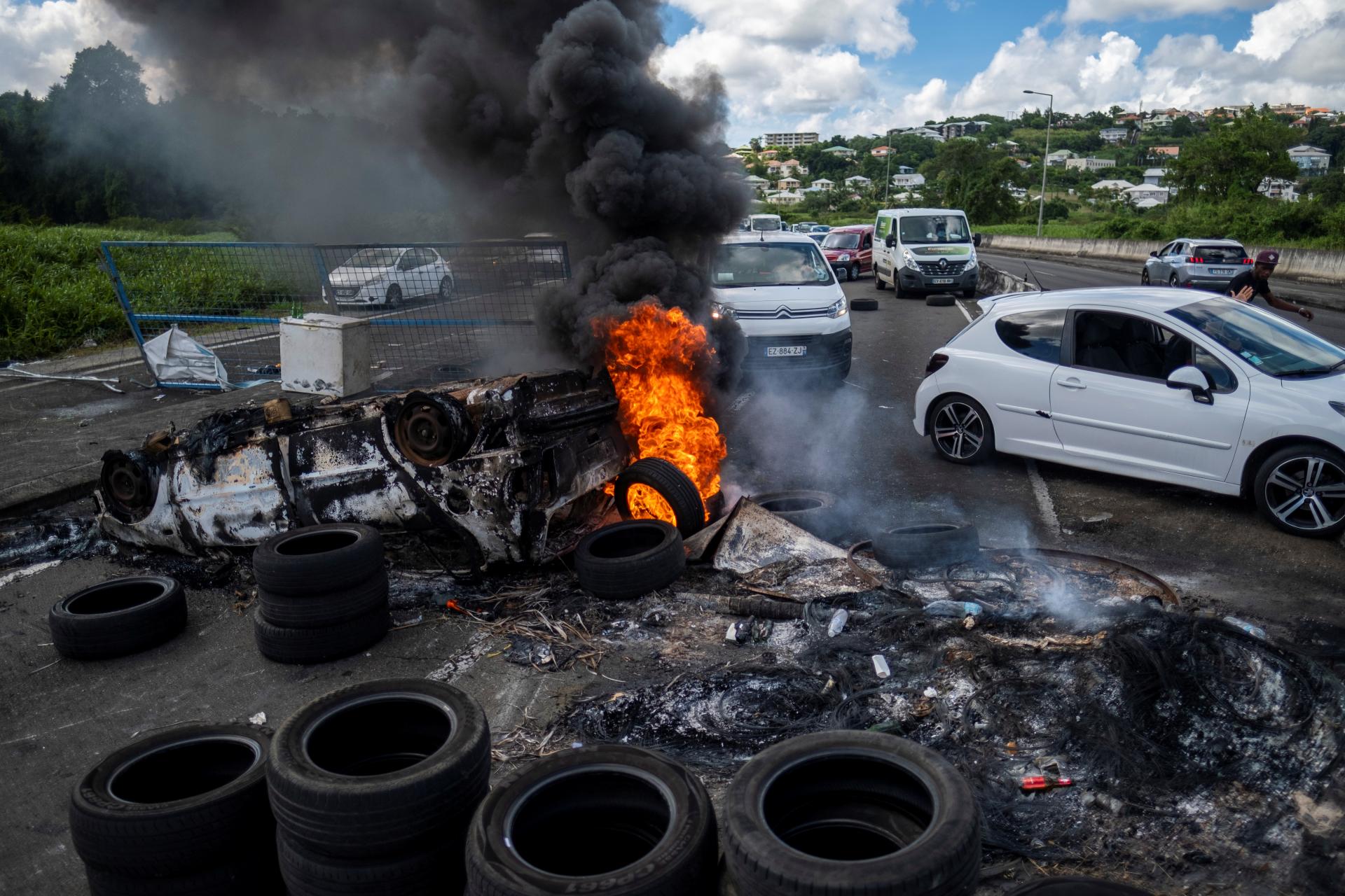 Manifestations anti-pass sanitaire : un couvre-feu décrété en Martinique