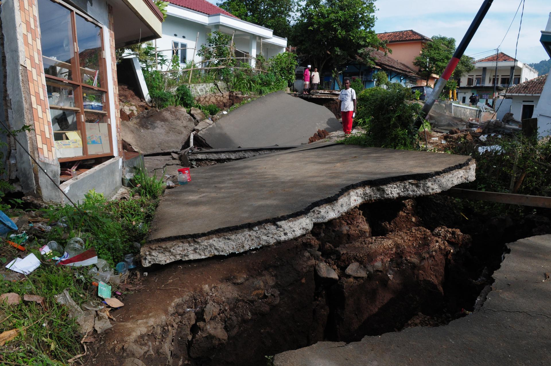 Sale a 271 morti il bilancio delle persone che hanno perso la vita nel terremoto in Indonesia