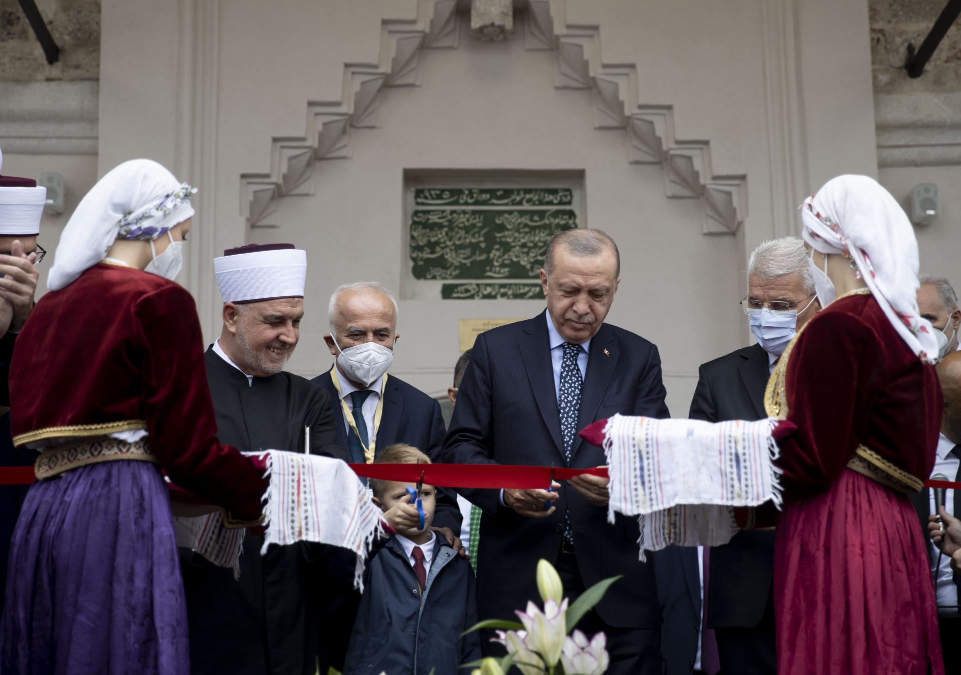 Erdogan svečano otvorio restauriranu Baščaršijsku džamiju u Sarajevu