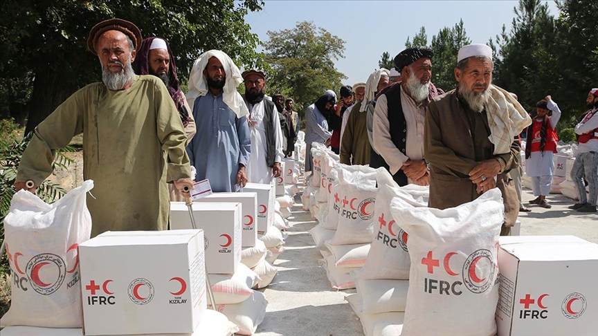 تورکیې  له ۱۰۰۰ اړمنو افغان کورنیو سره د خوراکي توکو مرسته وکړه.