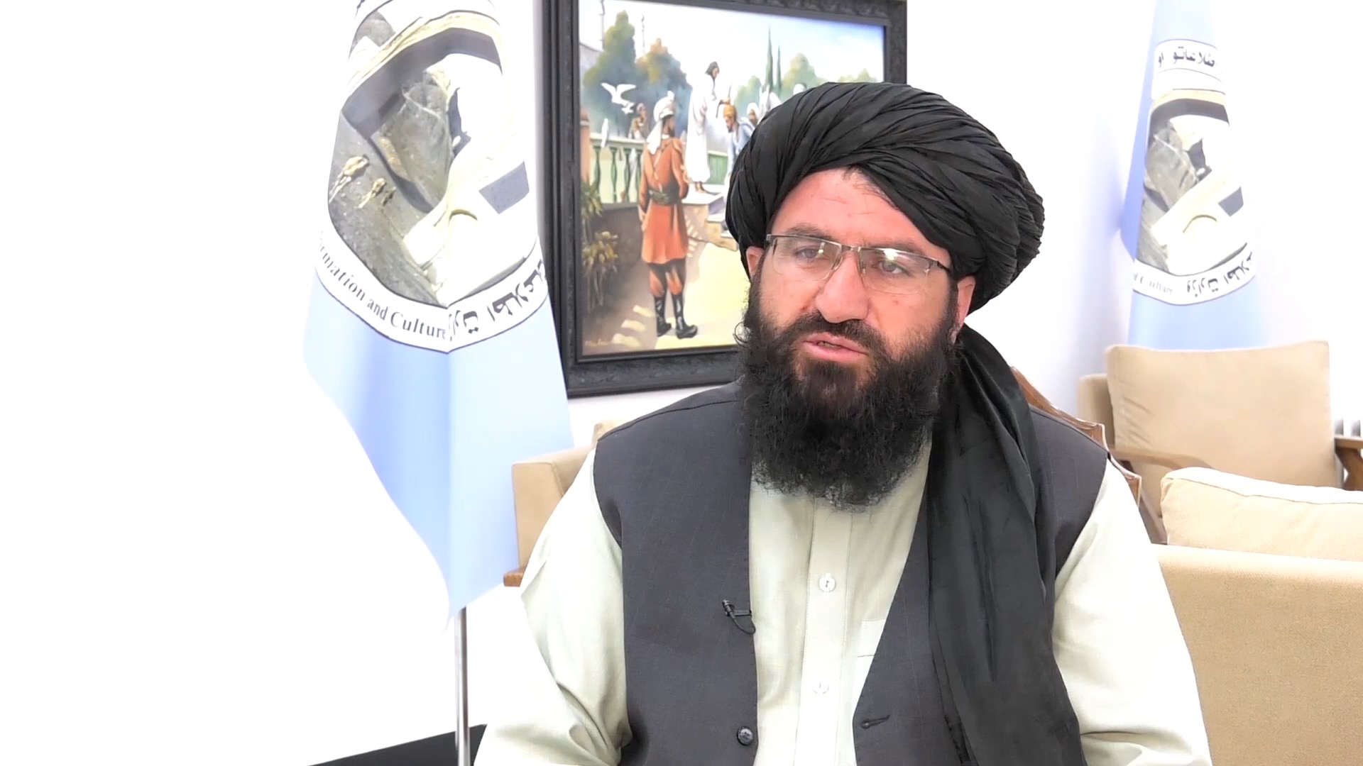 عرب امارات نے اشرف غنی کی سیاسی سرگرمیاں محدود کر دی ہیں:طالبان کا دعوی