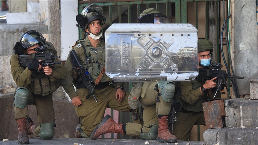 Najmanje tri Palestinca ranjena u napadu izraelskih snaga na protestante