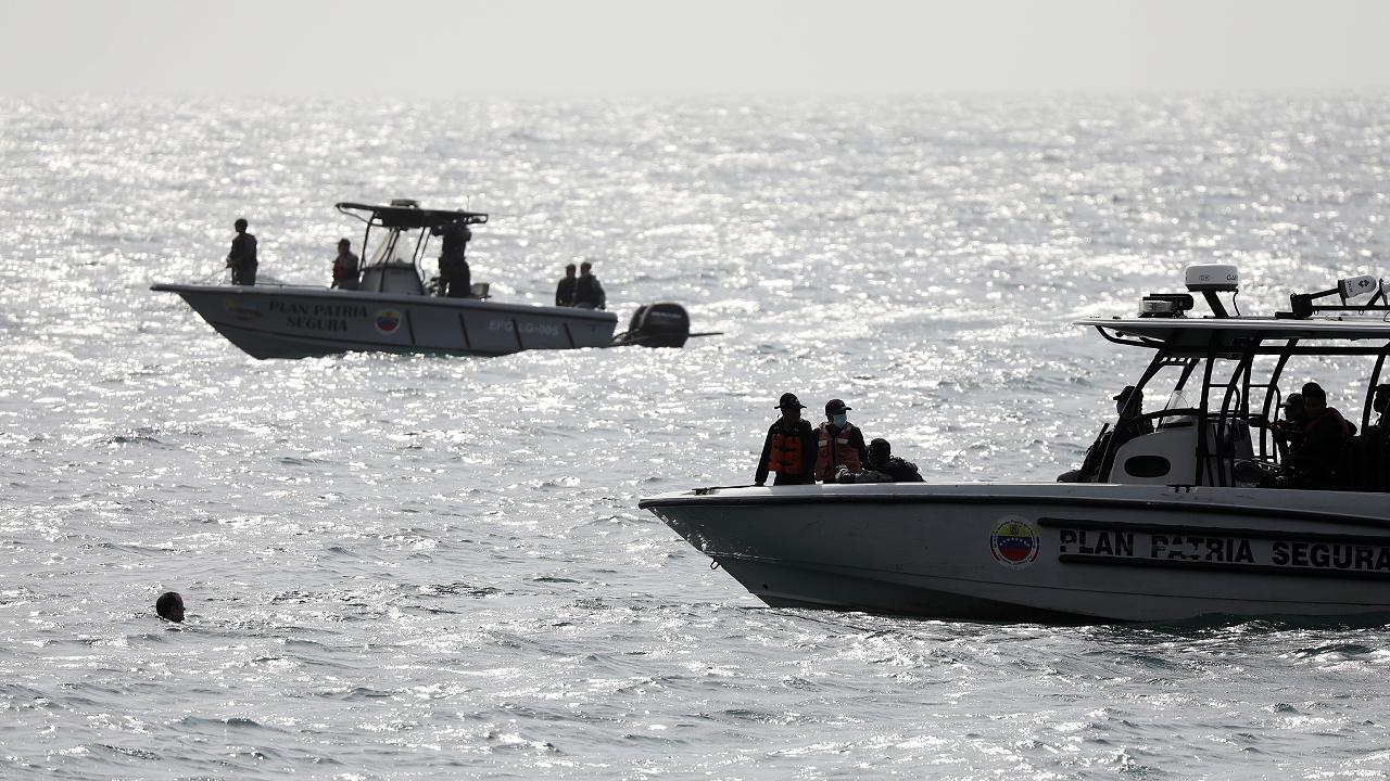 Naufragio de migrantes venezolanos en el Océano Atlántico deja al menos tres personas muertas