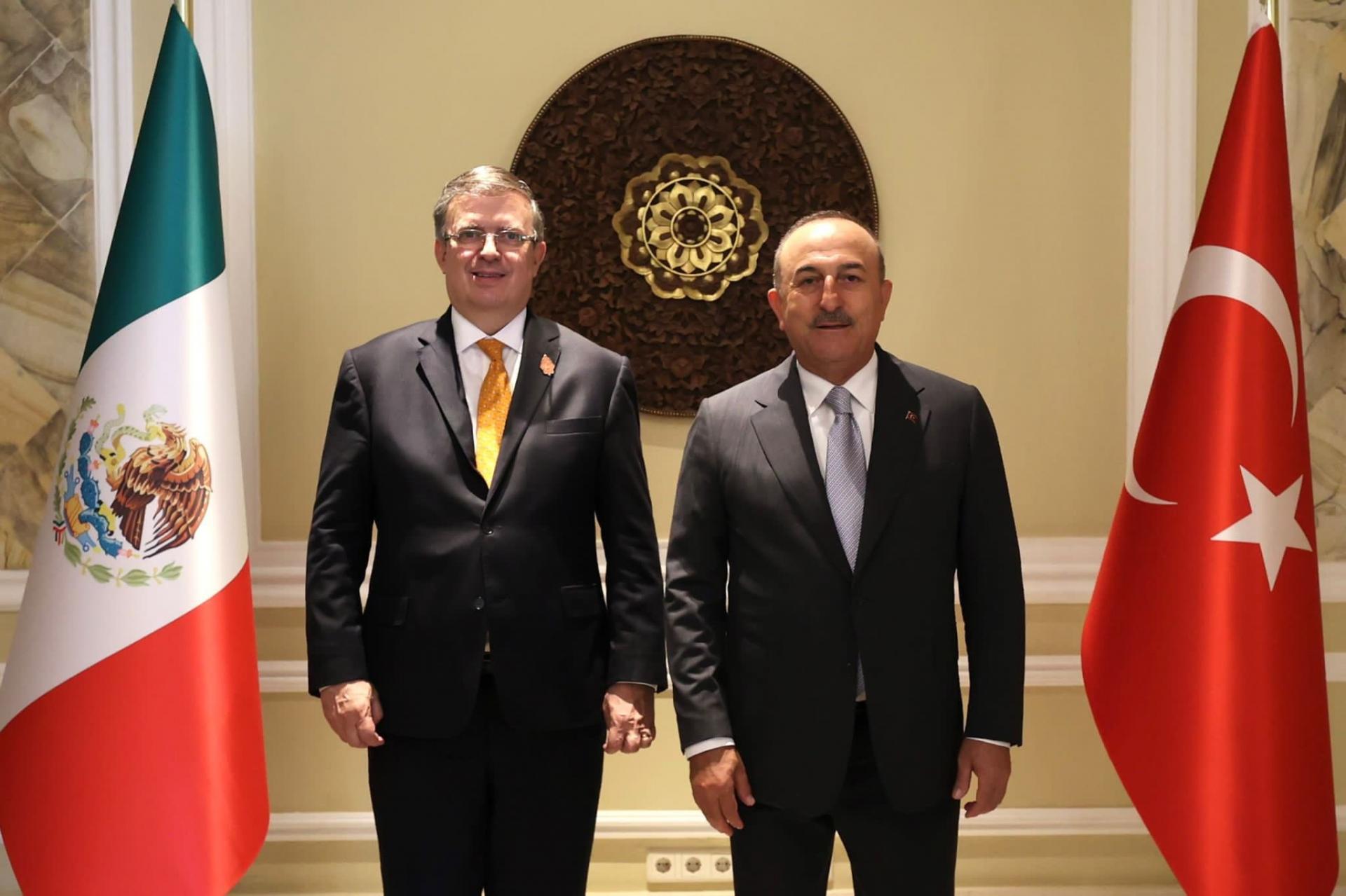 Los cancilleres turco y mexicano discuten los preparativos para las visitas mutuas de alto nivel