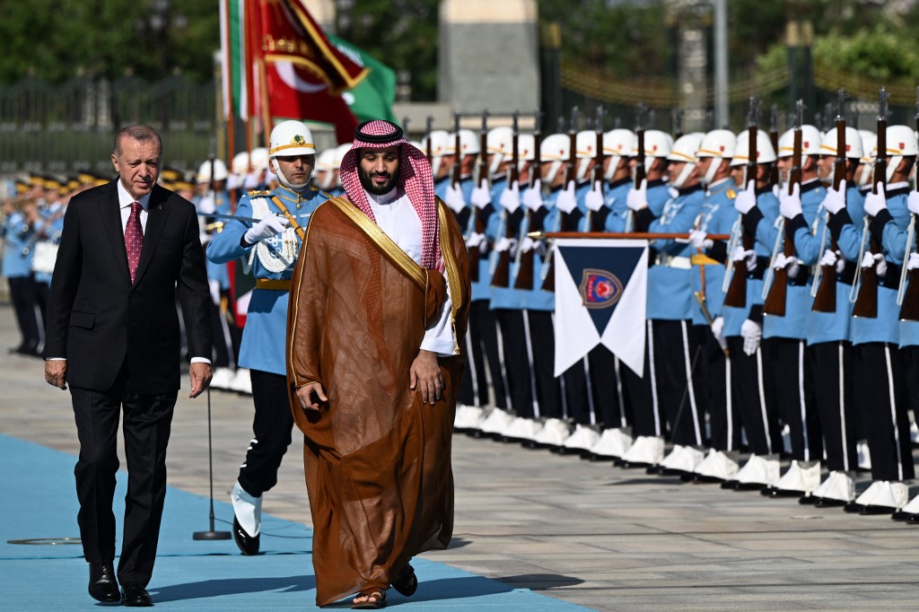 Саудитските медии проявиха гоям интерес към визитата на принц Салман в Анкара...
