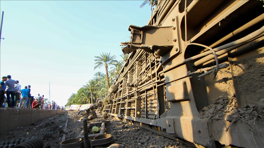تصادم دو قطار در مصر ده‌ها کشته و زخمی بر جای گذاشت