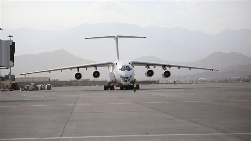 Tercer avión de Qatar con ayuda humanitaria llega a Kabul