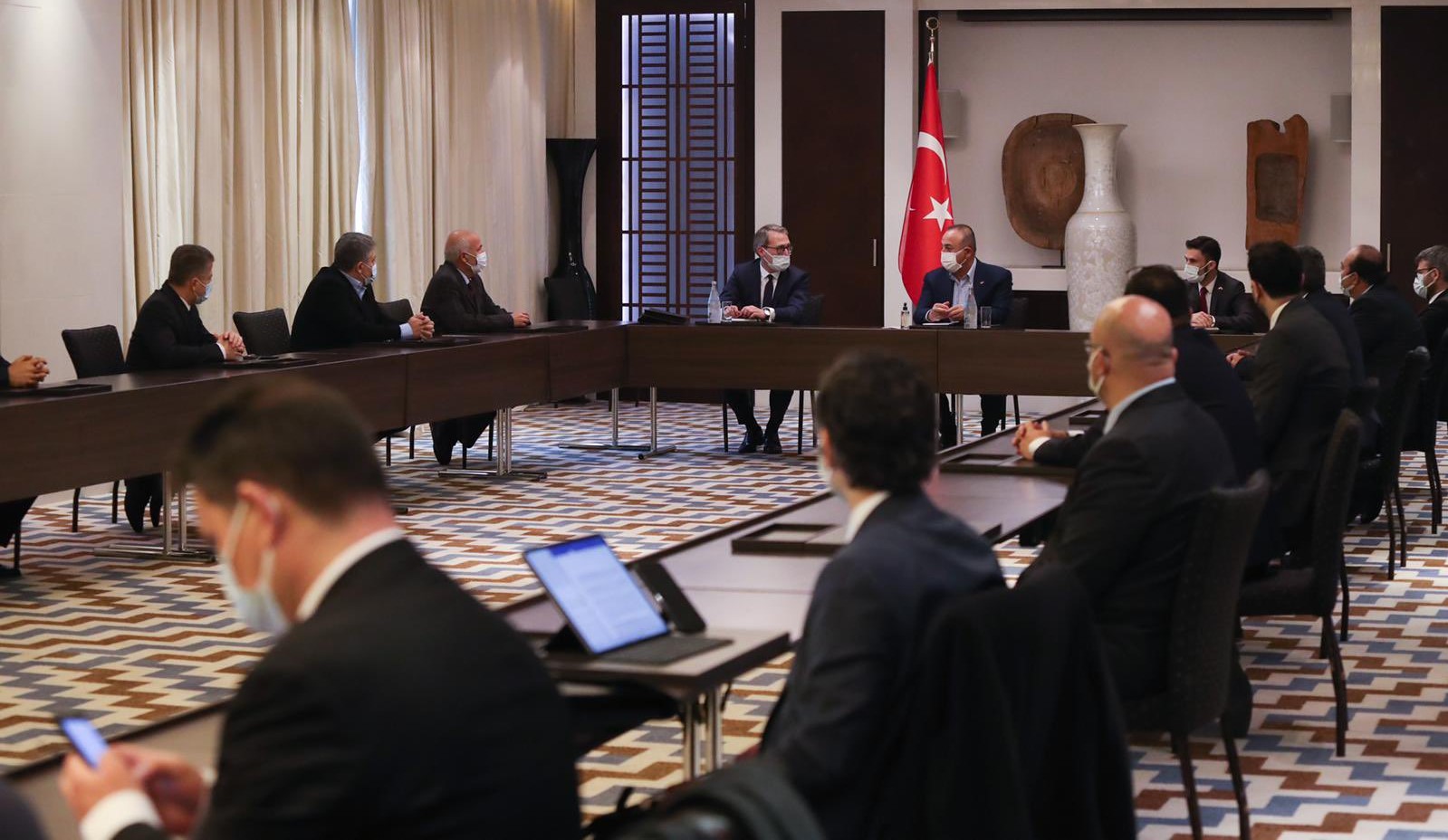 Министерот за надворешни работи Мевлут Чавушоглу се состана со турските бизнисмени во Душанбе