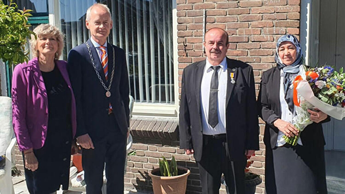 16 turcos reciben condecoración real holandesa