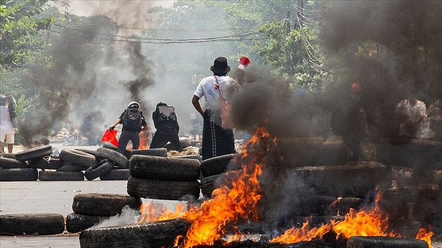 په میانمار کې د وژل شوو مظاهره کوونکو شمیره ۸۰۵ تنو ته لوړه شوه.