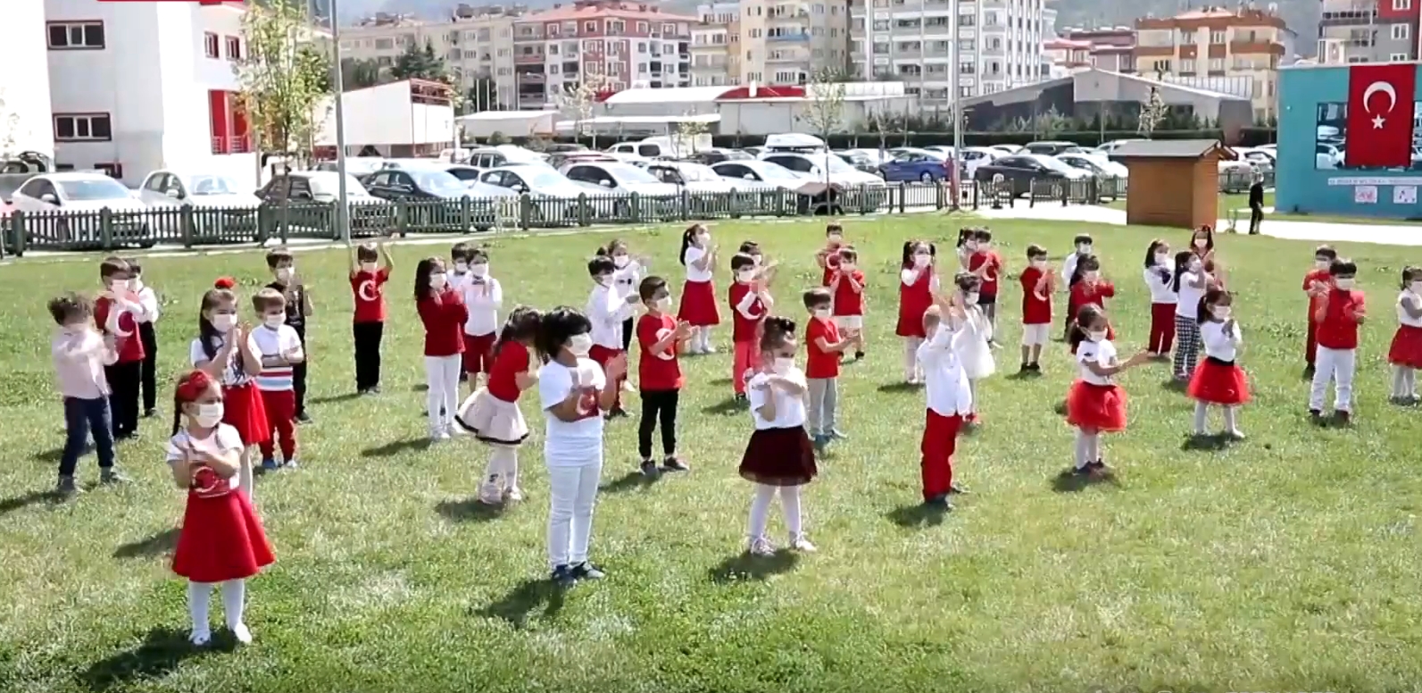 Эрдоган балдар менен ооз ачуу кечесине катышты