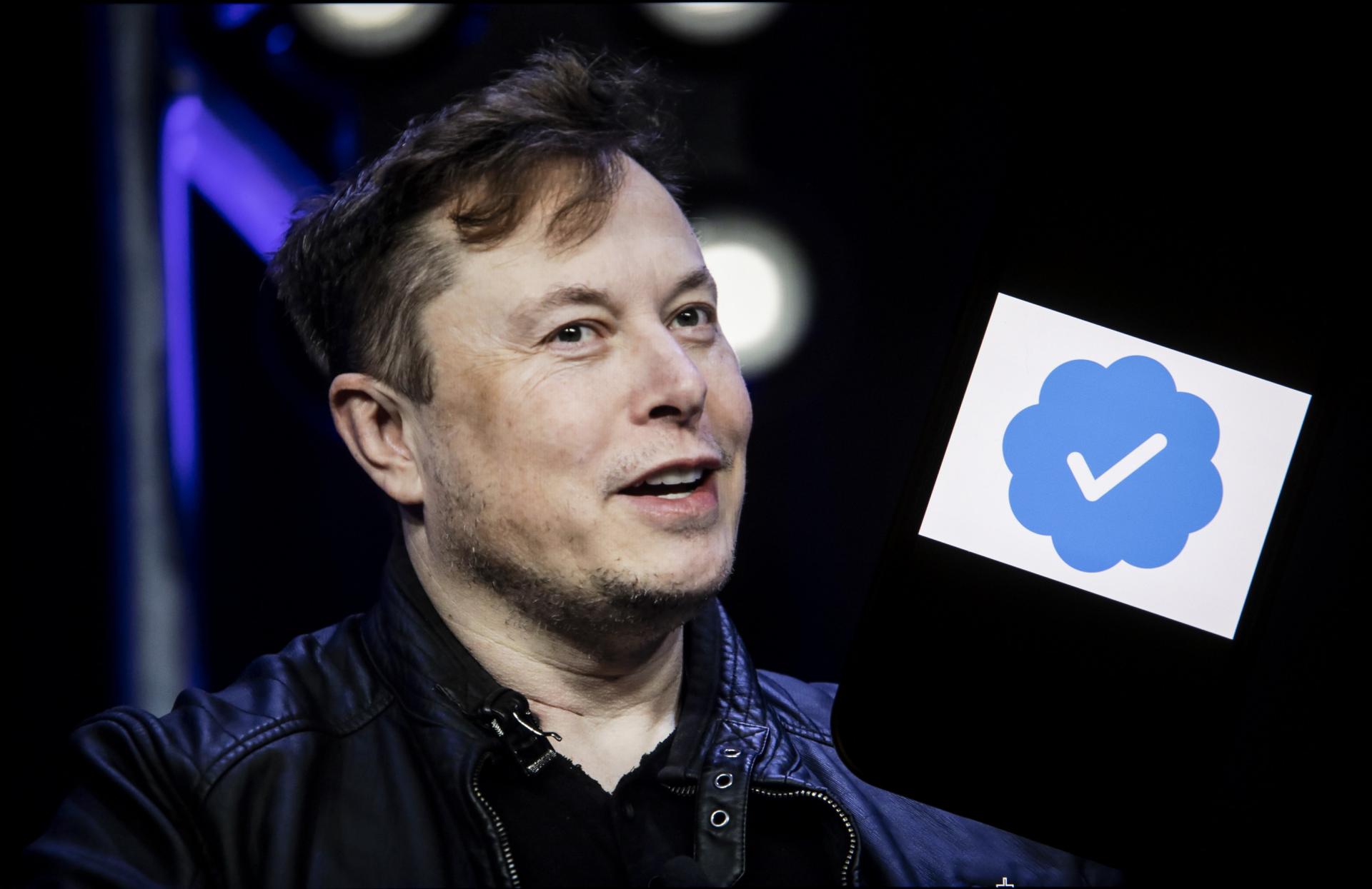 Elon Musk anuncia que verificación de Twitter paga ya está disponible en todo el mundo