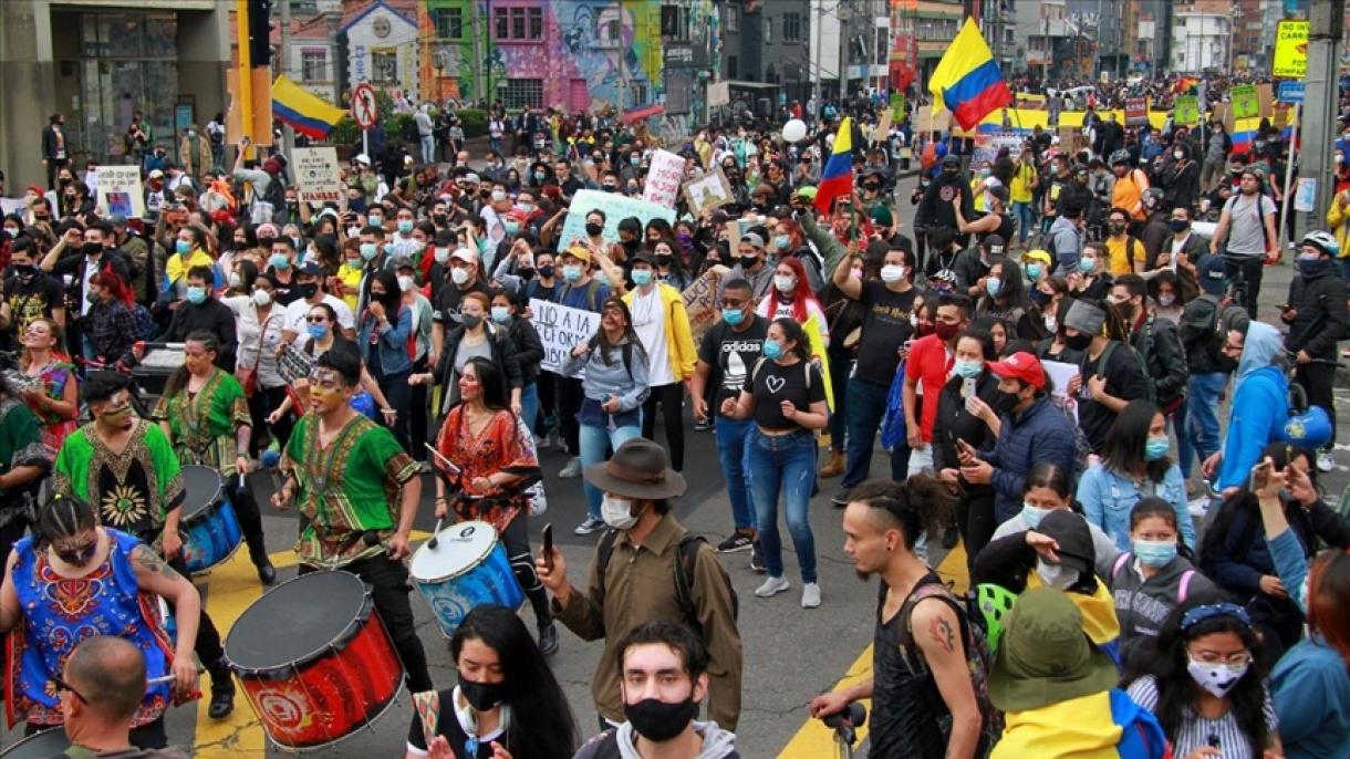 Continuam as manifestações na Colômbia contra o projeto de reforma tributária do governo