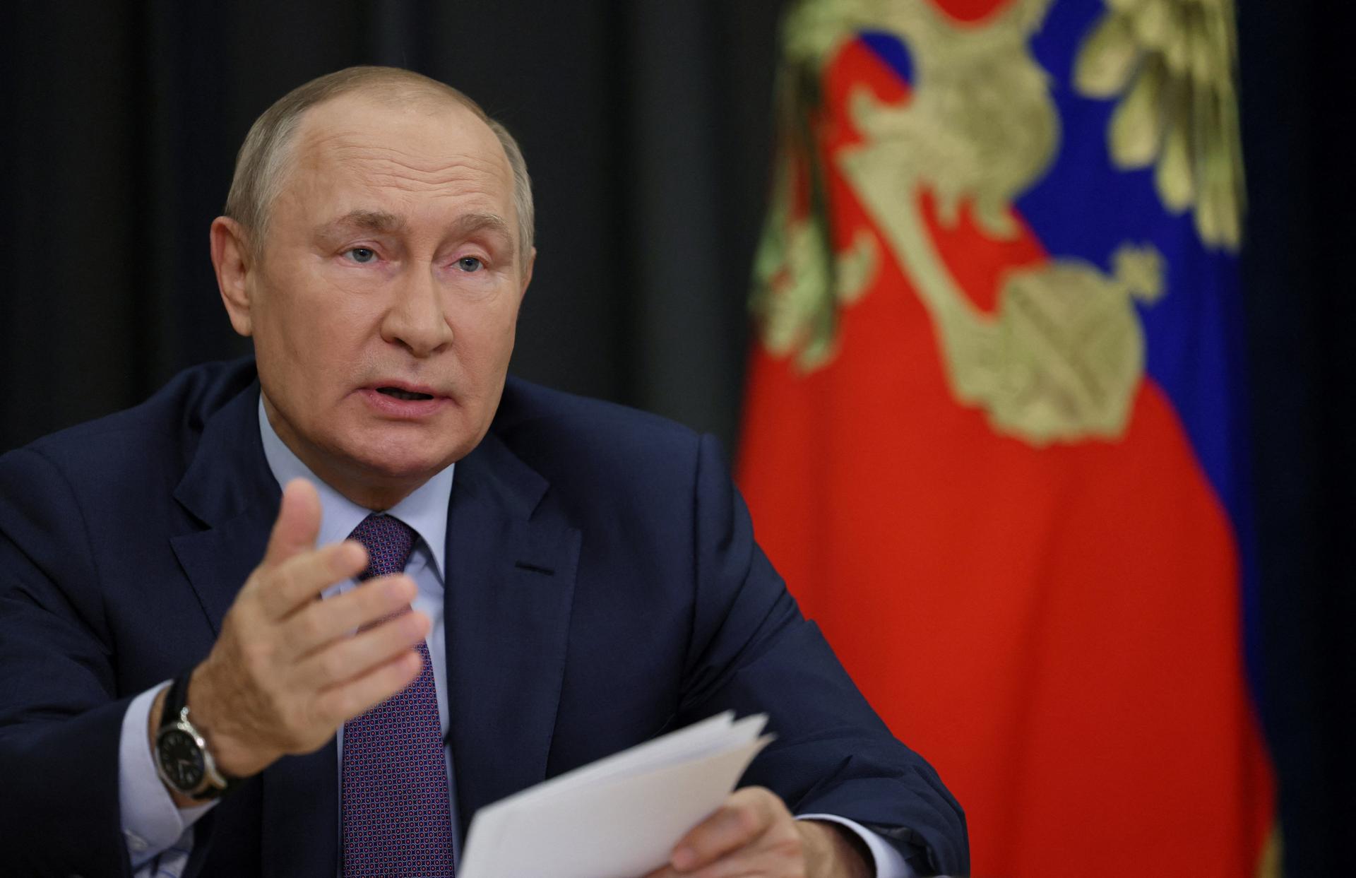 Путин : "Батыш КМШда жаңы маселелерди жаратуу сценарийлеринин үстүндө иштеп жатат"