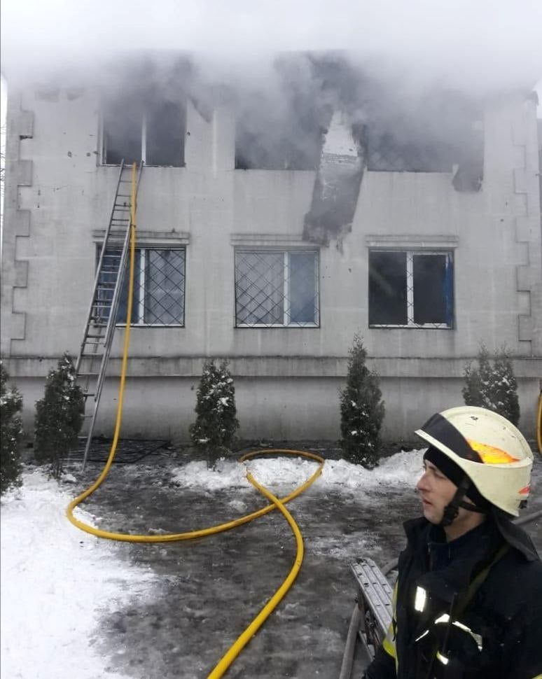 乌克兰一养老院发生火灾 13人丧生