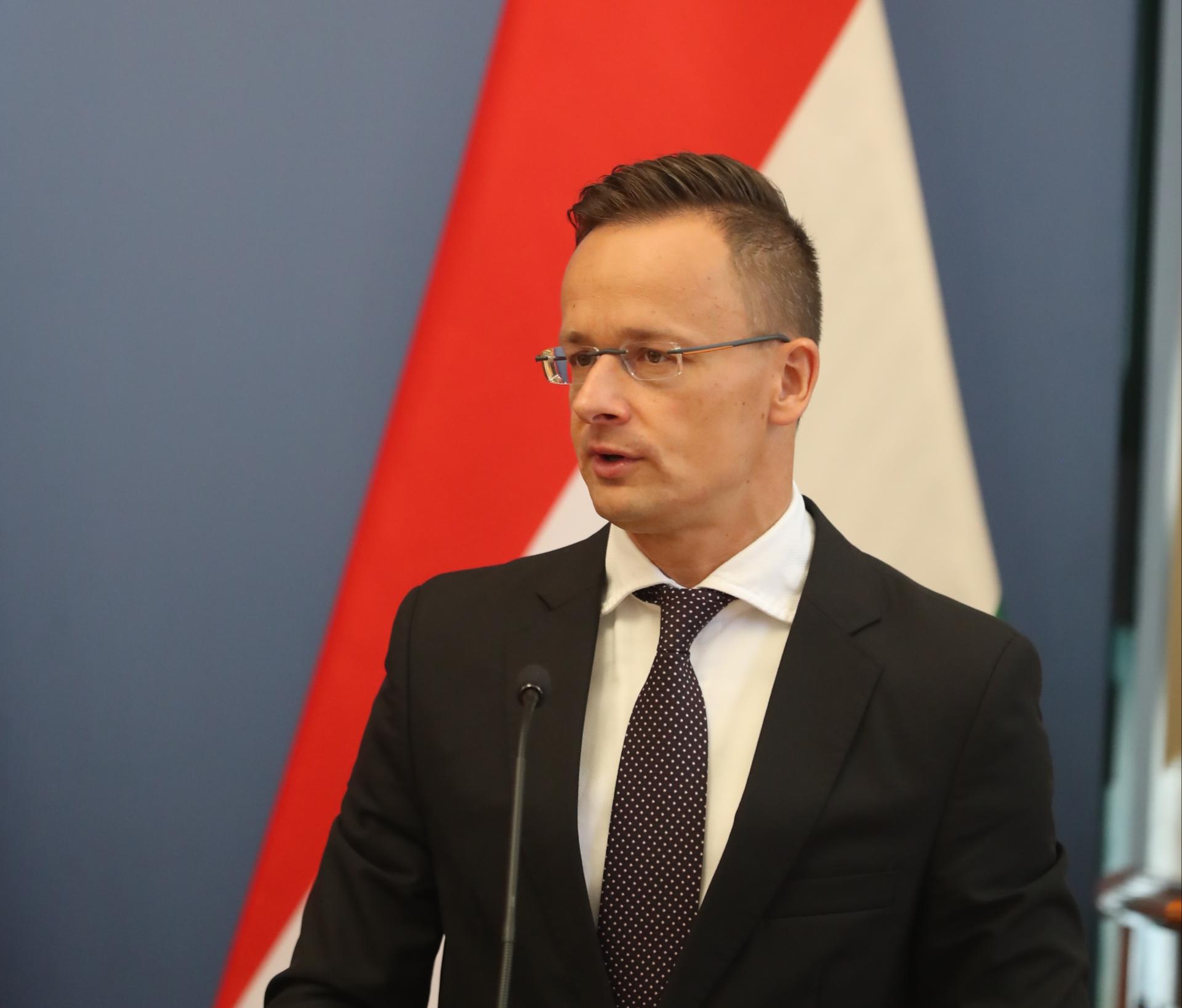 Венгриянын тышкы иштер министри: «ЕБ Түркияга убада кылган 6 миллиард еврону төлөшү керек»