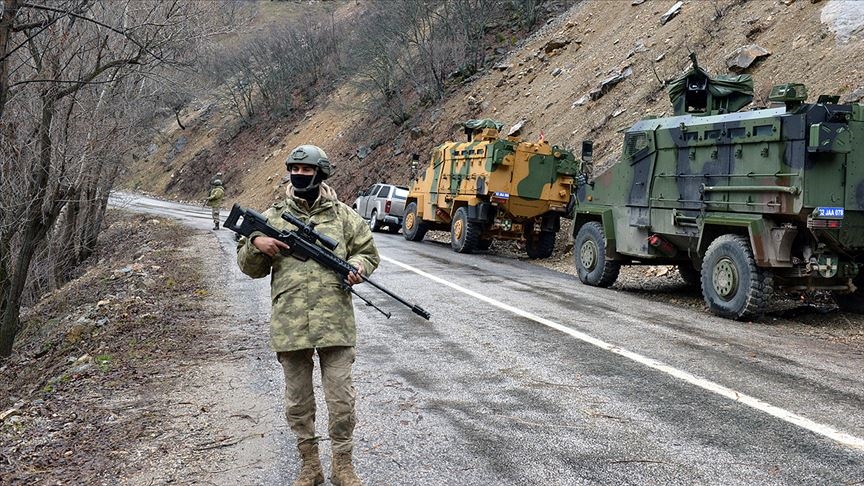 PKK-a agza iki terrorçy Türk howpsuzlyk güýçlerine boýun egdi